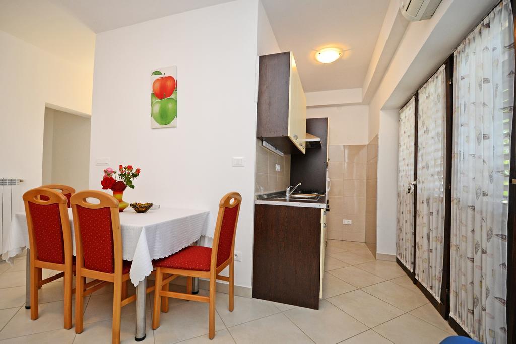 Veleniki Apartments Mira מראה חיצוני תמונה